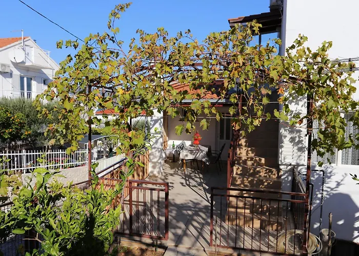 Appartement With Parking Space Slatine, Ciovo - 2030 *
